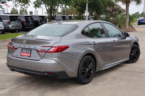 Metal 2025 Toyota Camry SE