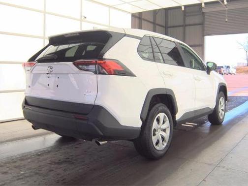 Ice 2024 Toyota RAV4 LE