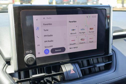 Ice 2024 Toyota RAV4 LE