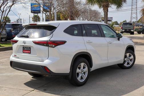 2024 Toyota Highlander LE