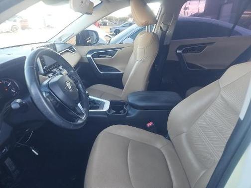 Super White 2019 Toyota RAV4 Limited