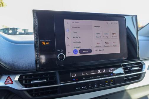 2025 Toyota Sienna LE