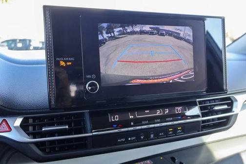 2025 Toyota Sienna LE