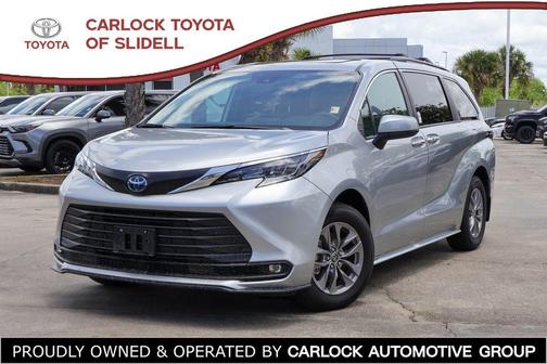 Celestial Silver Metallic 2025 Toyota Sienna XLE