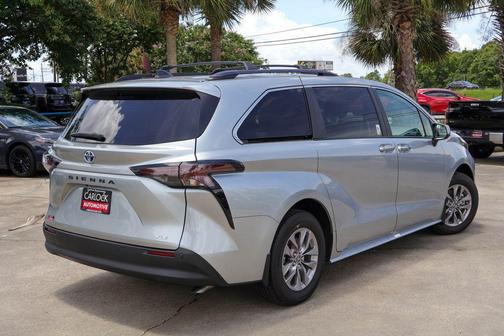 Celestial Silver Metallic 2025 Toyota Sienna XLE