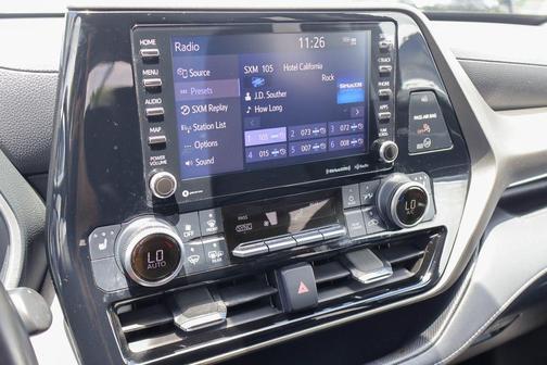 Celestial Silver Metallic 2021 Toyota Highlander XLE