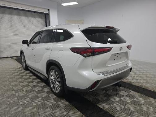 2024 Toyota Highlander Platinum