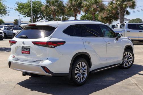 Wind Chill Pearl 2024 Toyota Highlander Platinum