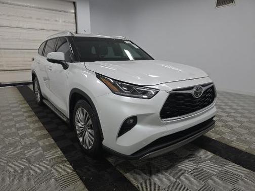 2024 Toyota Highlander Platinum