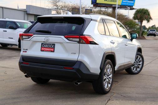 Ice 2025 Toyota RAV4 XLE Premium