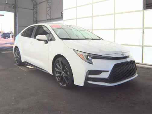 Ice 2023 Toyota Corolla SE