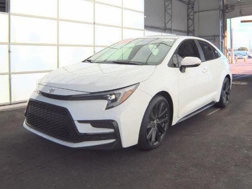 Ice 2023 Toyota Corolla SE