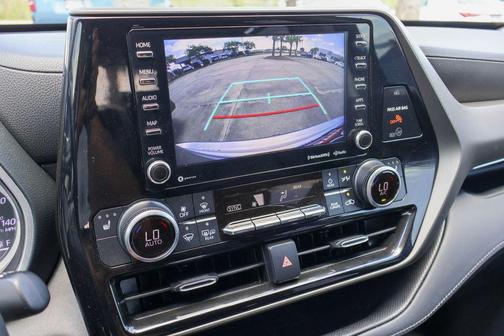 Celestial Silver Metallic 2022 Toyota Highlander XLE