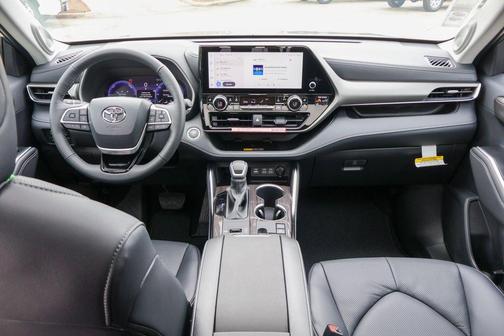 2026 Toyota Highlander Hybrid Limited