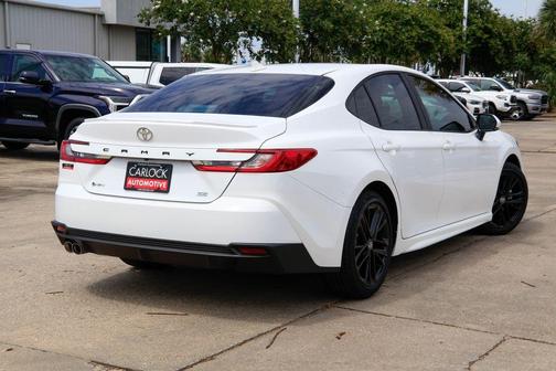 Ice 2026 Toyota Camry SE