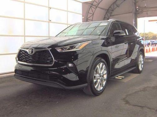 Midnight Black Metallic 2023 Toyota Highlander Limited