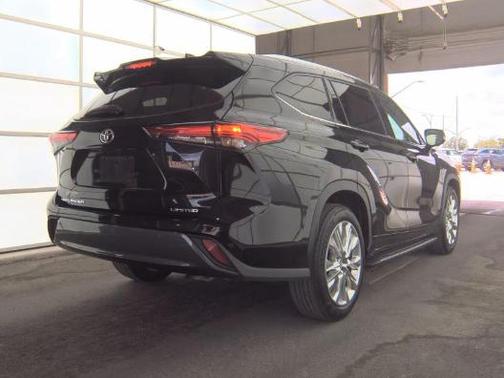Midnight Black Metallic 2023 Toyota Highlander Limited