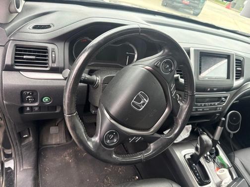 Crystal Black Pearl 2019 Honda Ridgeline RTL