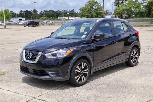 Super Black 2020 Nissan Kicks SV