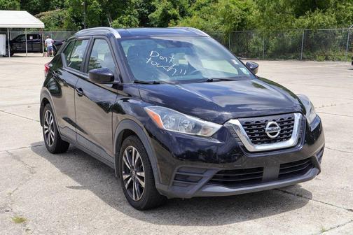 Super Black 2020 Nissan Kicks SV
