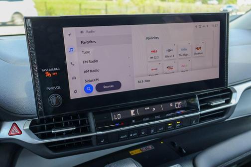 Magnetic Gray Metallic 2025 Toyota Sienna XLE