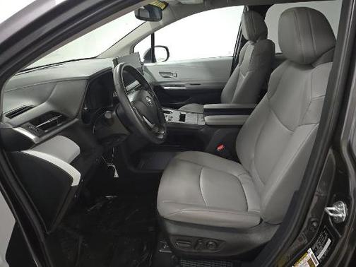 Magnetic Gray Metallic 2025 Toyota Sienna XLE
