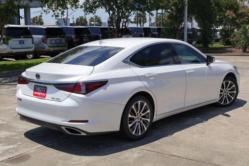Eminent White Pearl 2021 Lexus ES 350 Luxury