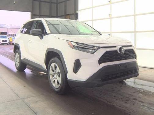 Ice 2024 Toyota RAV4 LE