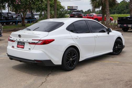 Ice 2026 Toyota Camry SE