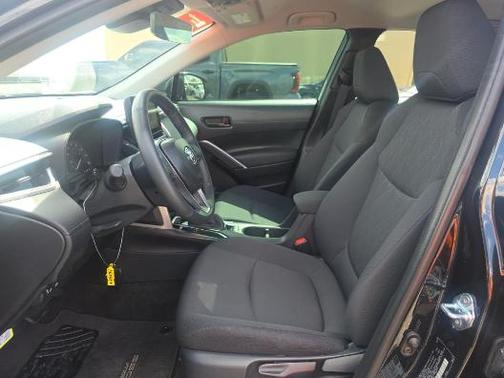 Jet Black 2025 Toyota Corolla Cross LE