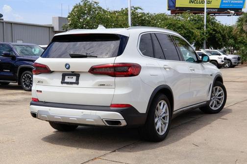 Alpine White 2022 BMW X5 PHEV xDrive45e
