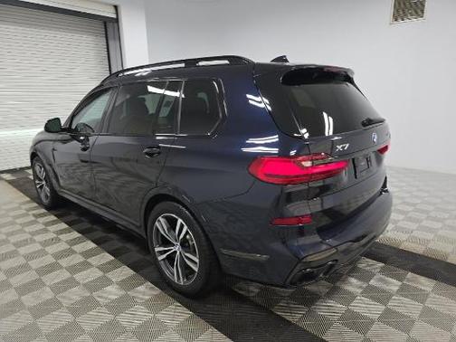 Carbon Black Metallic 2021 BMW X7 xDrive40i