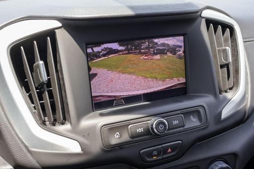 Summit White 2024 GMC Terrain SLE