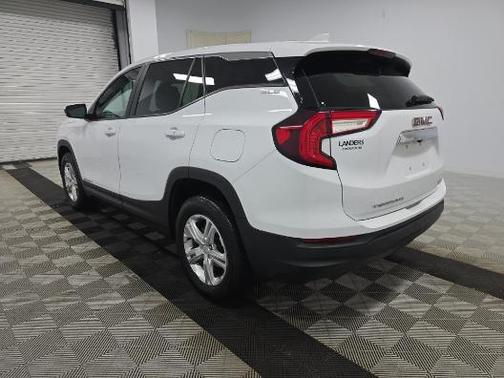 Summit White 2024 GMC Terrain SLE