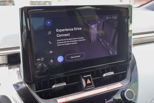 2025 Toyota Corolla Hatchback SE