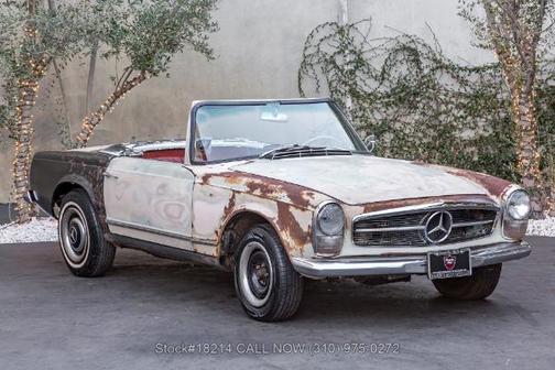 1966 Mercedes-Benz 230SL 