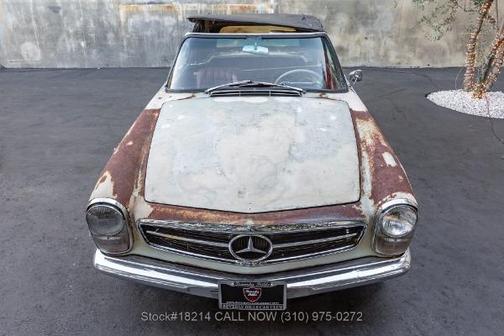 1966 Mercedes-Benz 230SL 