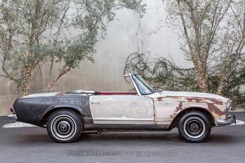 1966 Mercedes-Benz 230SL 