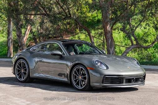 2020 Porsche 911 Carrera