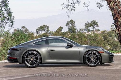 2020 Porsche 911 Carrera