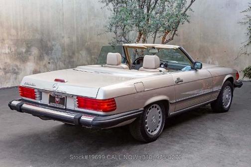 Smoke Silver Metallic 1988 Mercedes-Benz SL-Class 560SL