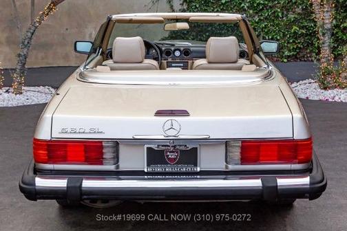 Smoke Silver Metallic 1988 Mercedes-Benz SL-Class 560SL
