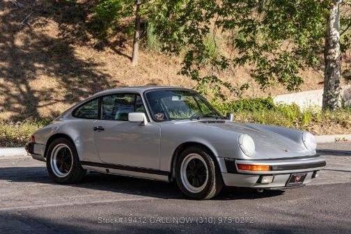 Silver Metallic 1988 Porsche 911