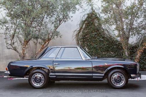 Dark Blue 1968 Mercedes-Benz 280SL