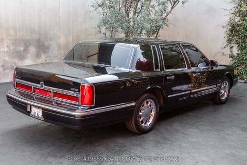 Ebony Black 1995 Lincoln Town Car Signature
