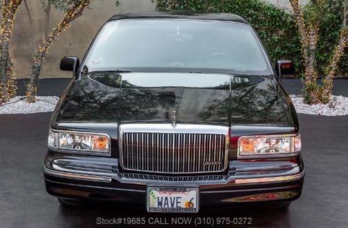 Ebony Black 1995 Lincoln Town Car Signature