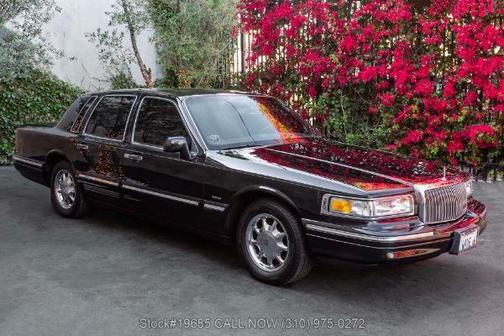 Ebony Black 1995 Lincoln Town Car Signature