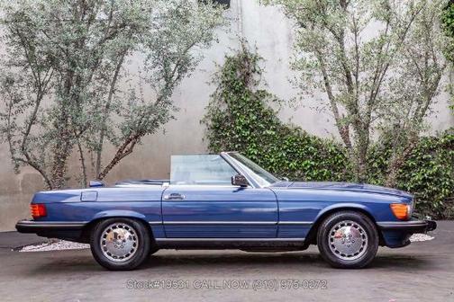 1987 Mercedes-Benz SL-Class 560SL