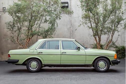 1977 Mercedes-Benz 300D