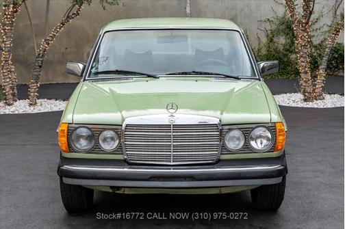 1977 Mercedes-Benz 300D